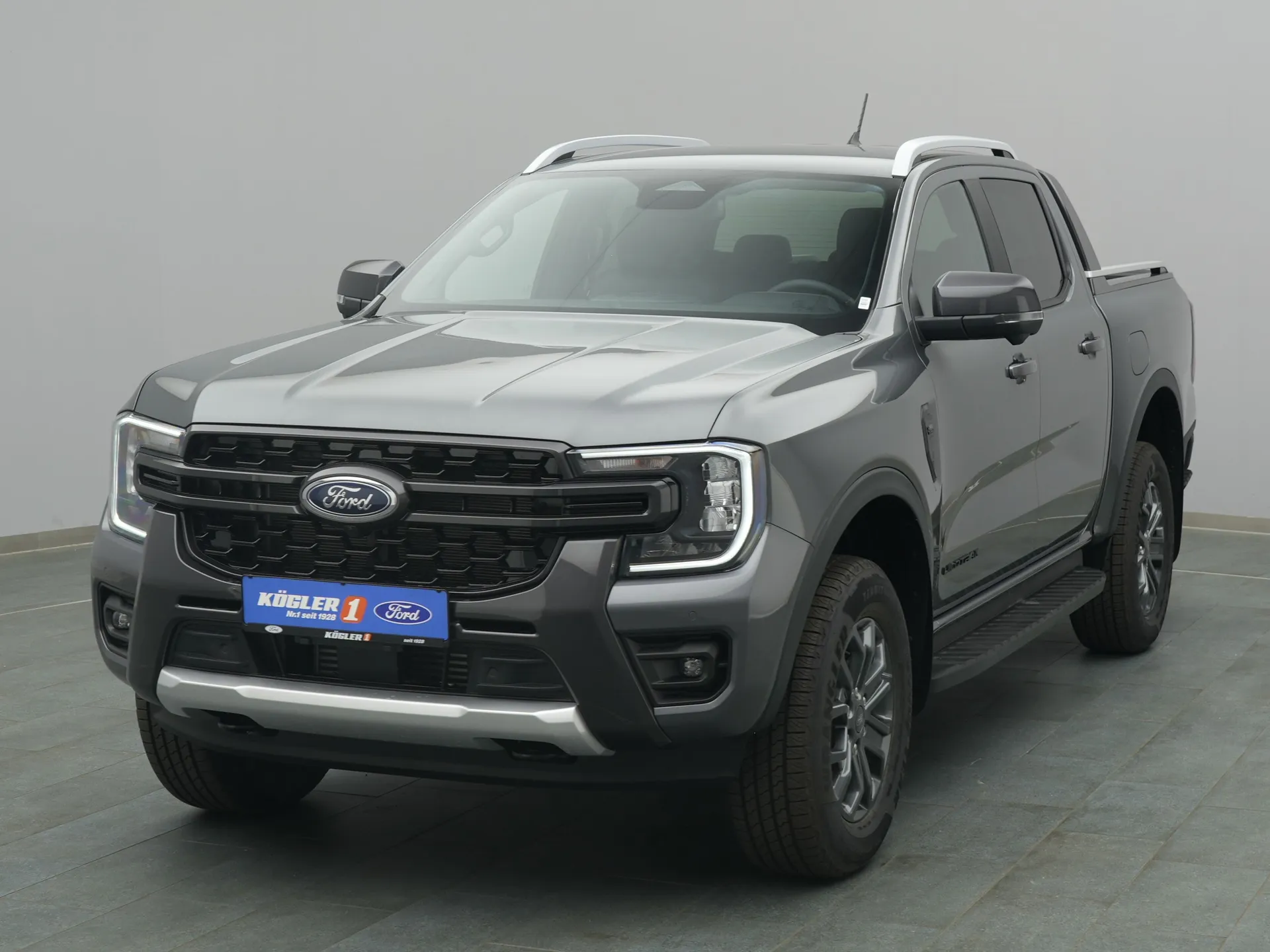 Ford Ranger DoKa Wildtrak in grau