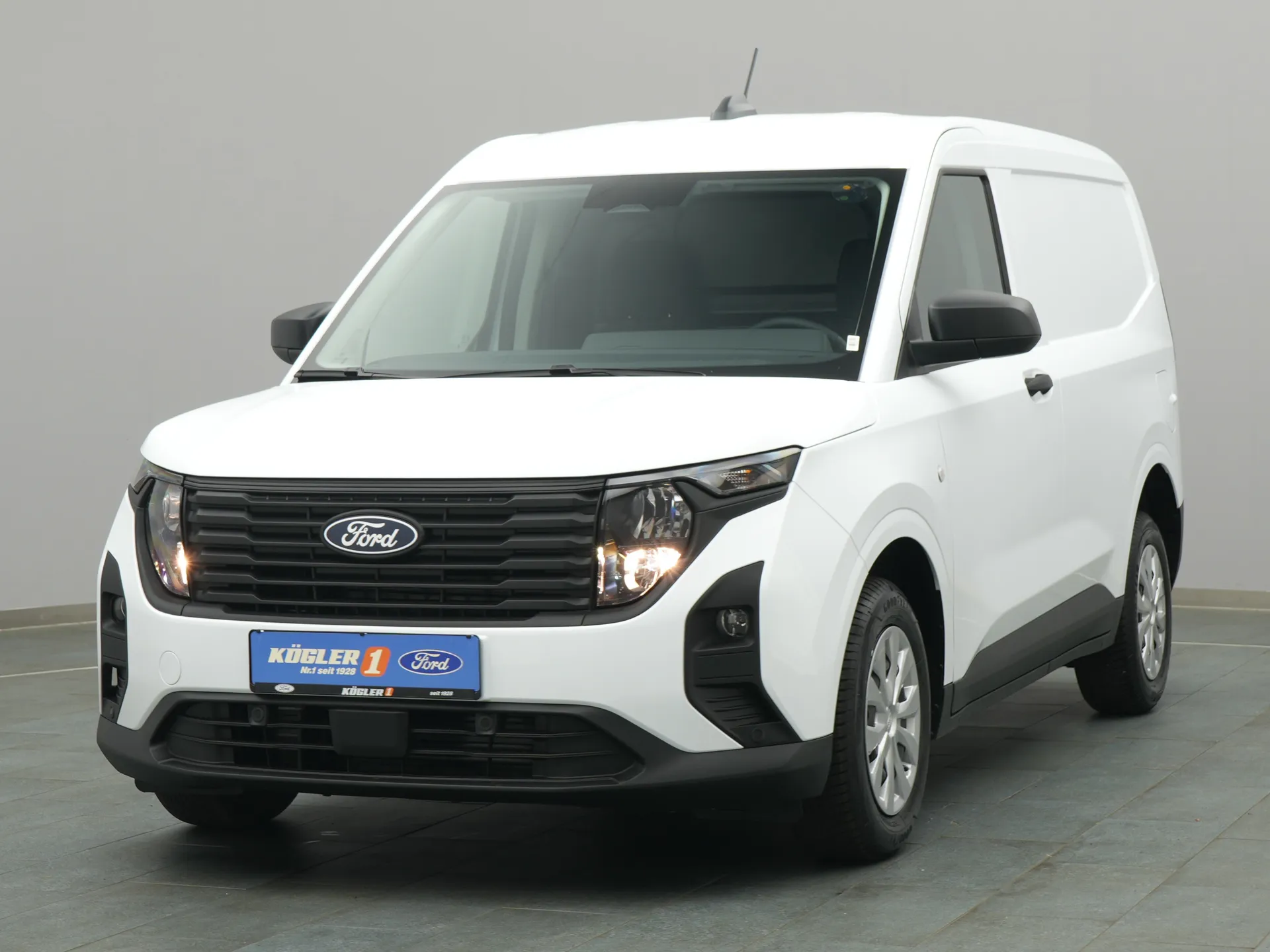 Ford Transit Courier Kasten in weiss