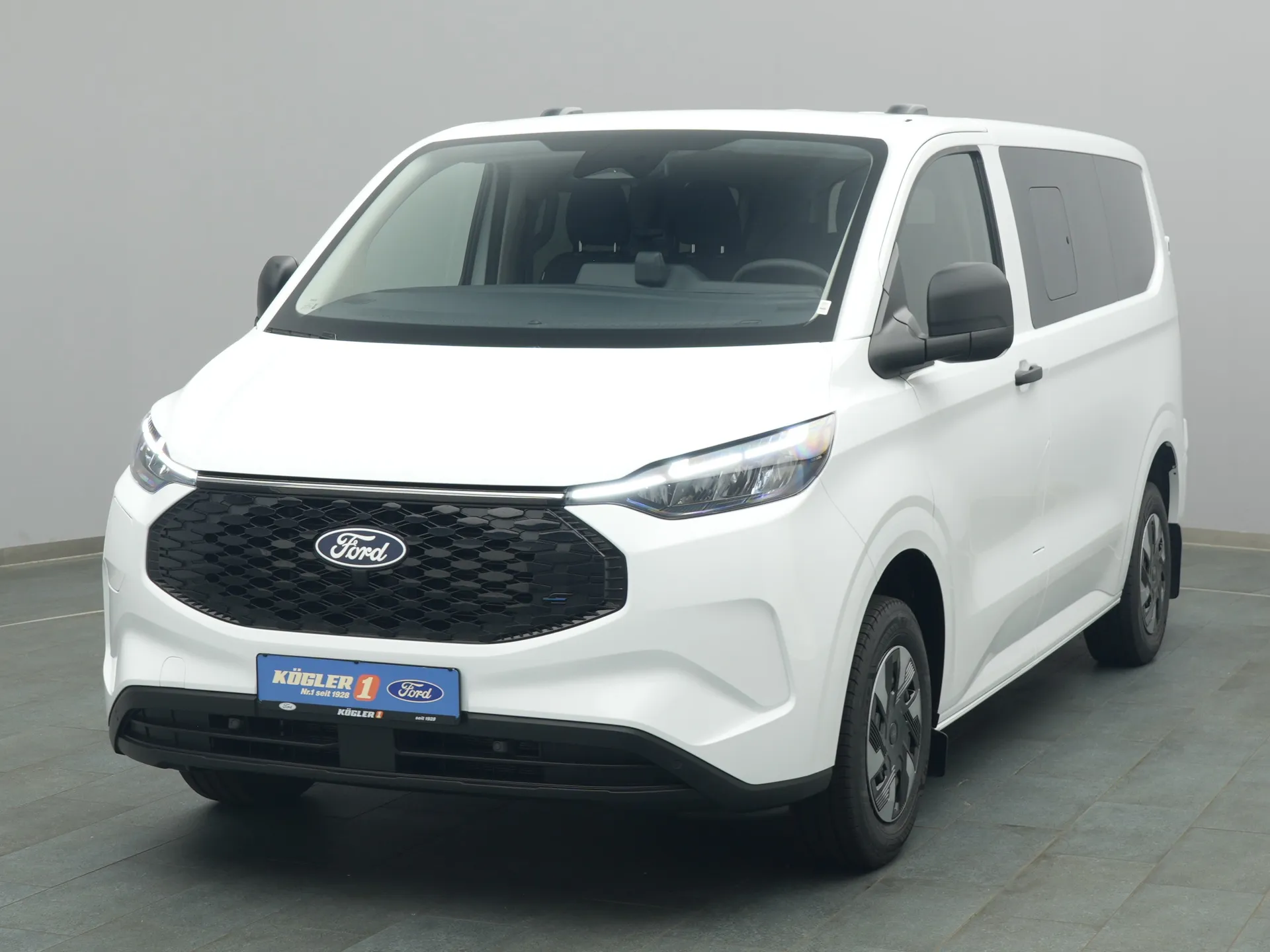 Ford E-Transit Custom Kombi in weiss