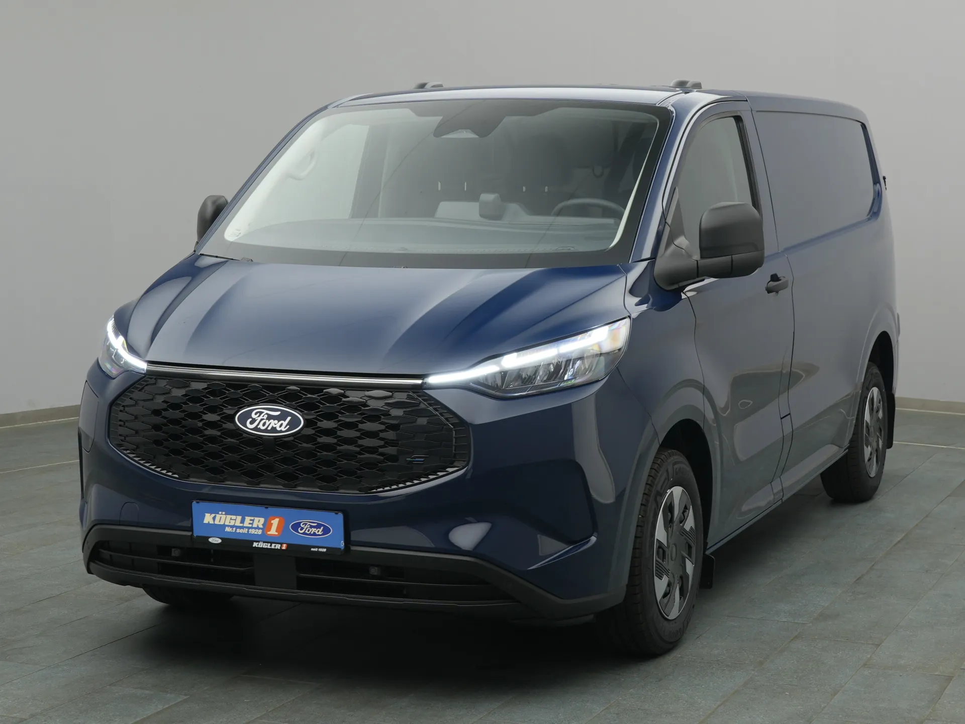 Ford E-Transit Custom Kasten in blau
