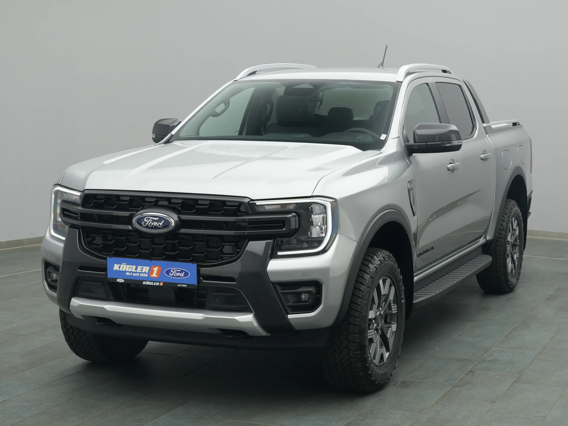 Ford Ranger DoKa Wildtrak in silber