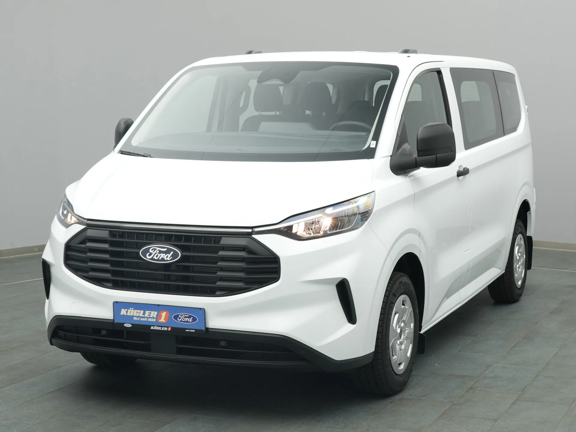 Ford Transit Custom Kombi in weiss