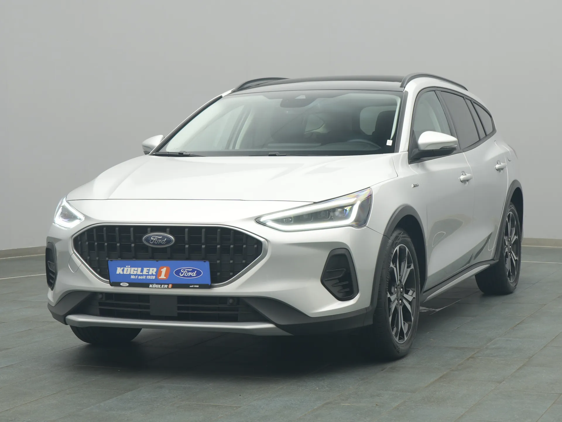 Ford Focus Active in silber