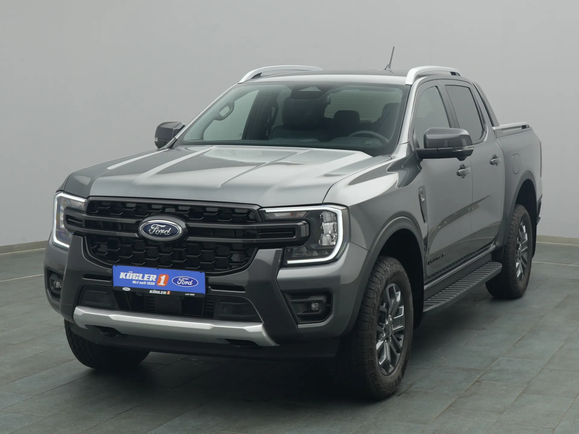 Ford Ranger DoKa Wildtrak in grau