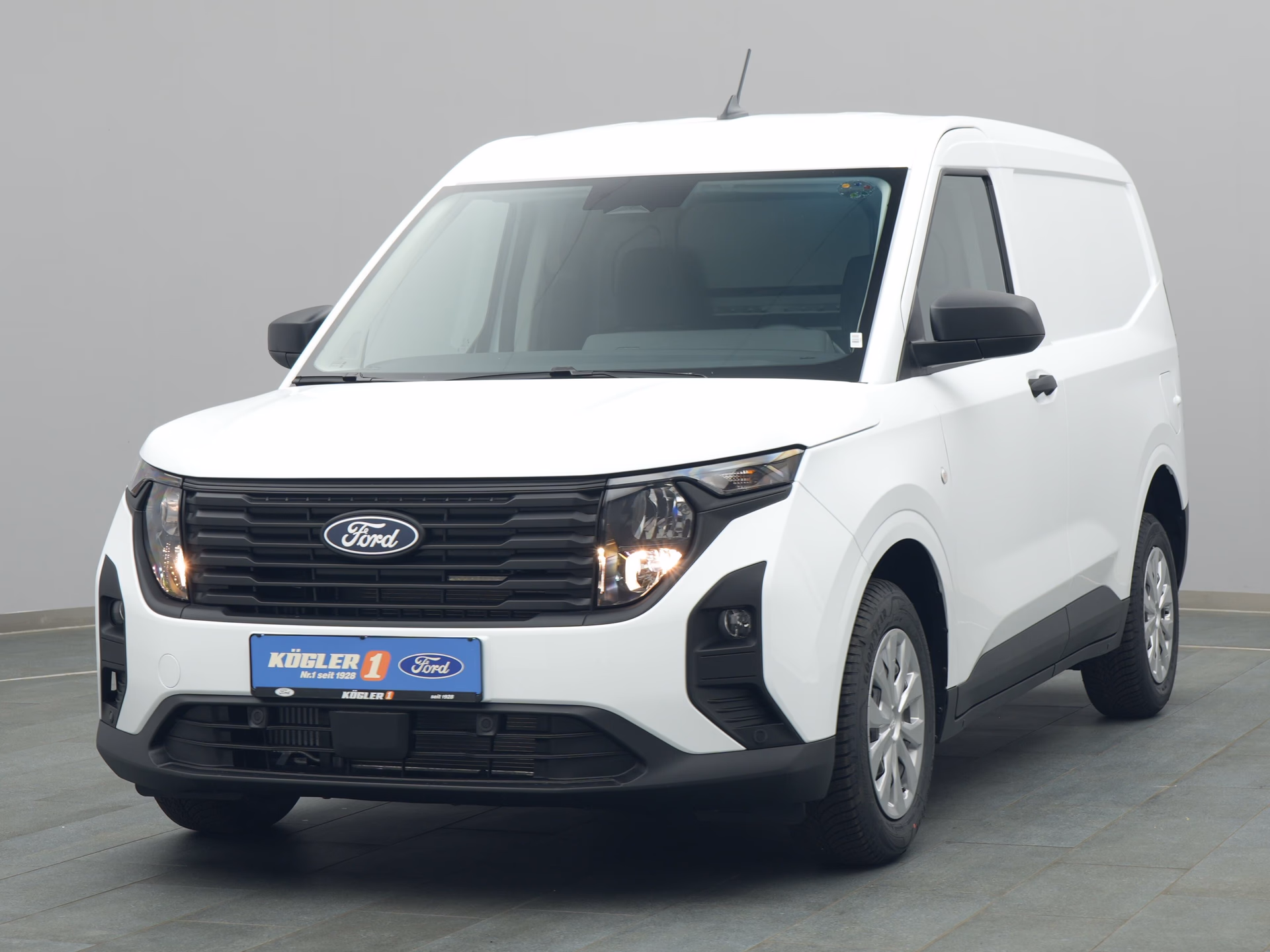 Ford Transit Courier Kasten in weiss
