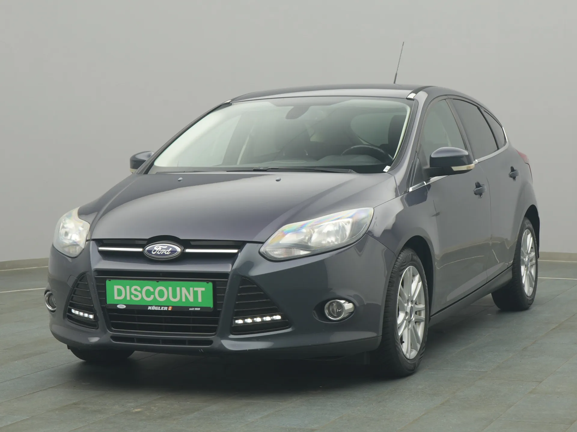 Ford Focus Titanium in grau