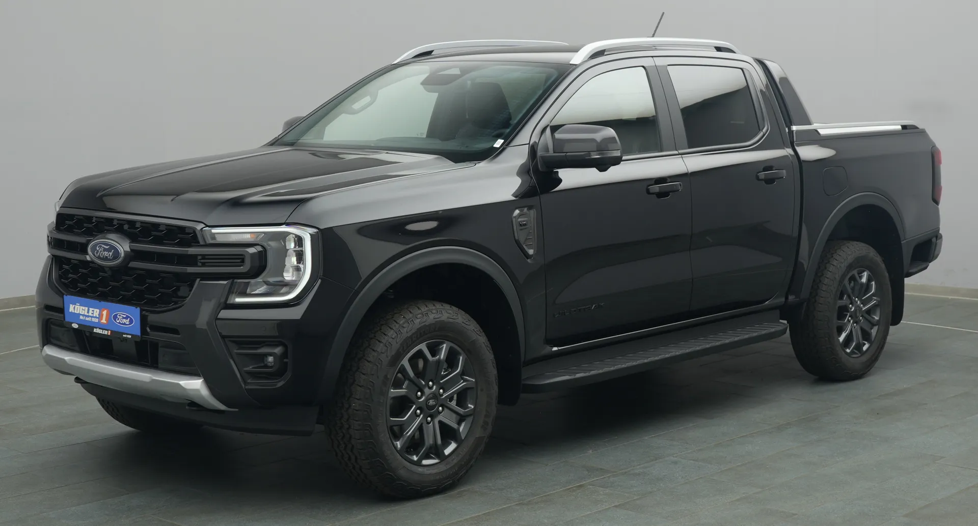 Ford Ranger DoKa Wildtrak in schwarz