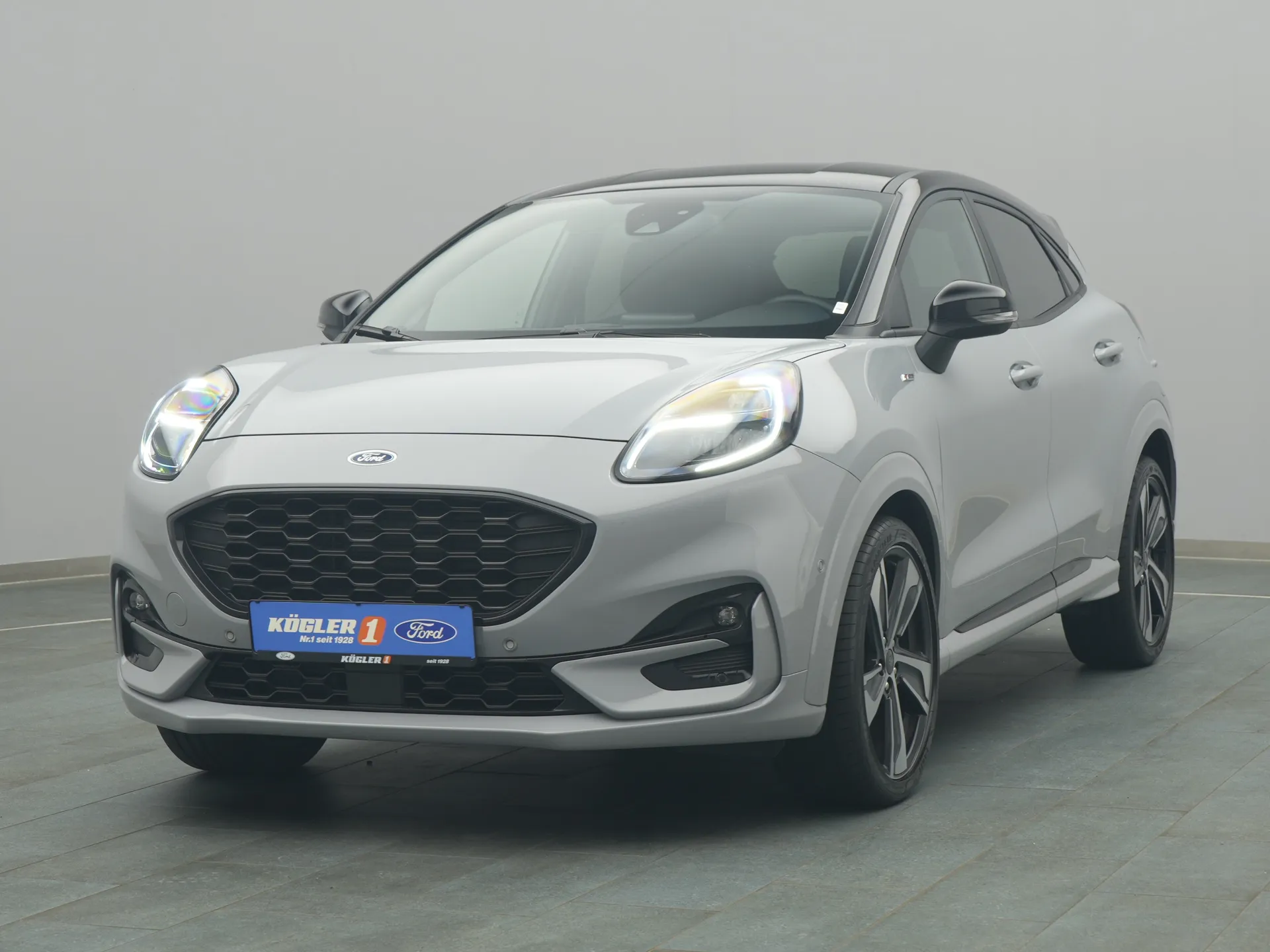 Ford Puma ST-Line in grau